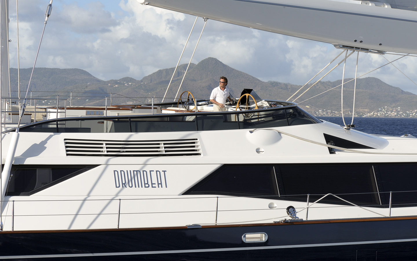 DRUMBEAT Yacht Charter Details, Alloy Yachts CHARTERWORLD Luxury